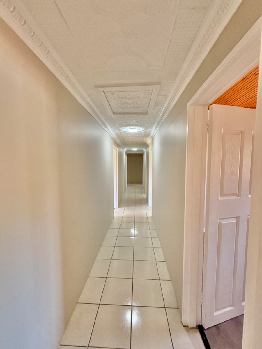 5 Bedroom Property for Sale in Bluewater Bay Eastern Cape